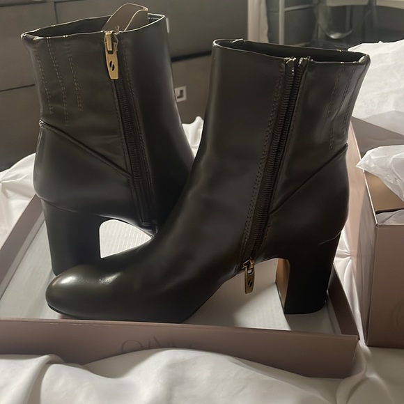 Franco Sarto olive ankle booties - Picture 5 of 6